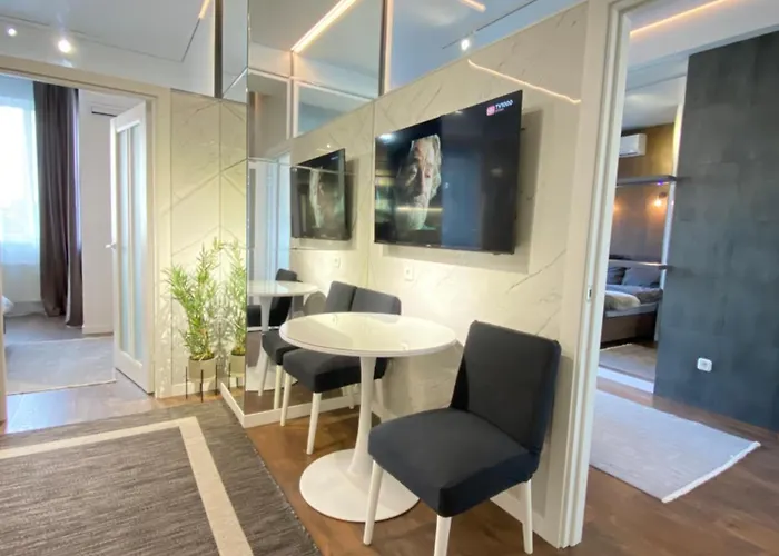 Rentnow Ultracentral Lux Apartment